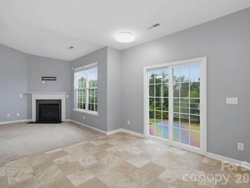 119 Maryland Drive, Thomasville, NC 27360.  MLS# CAR4402884, YatesRealty ID 36511. 