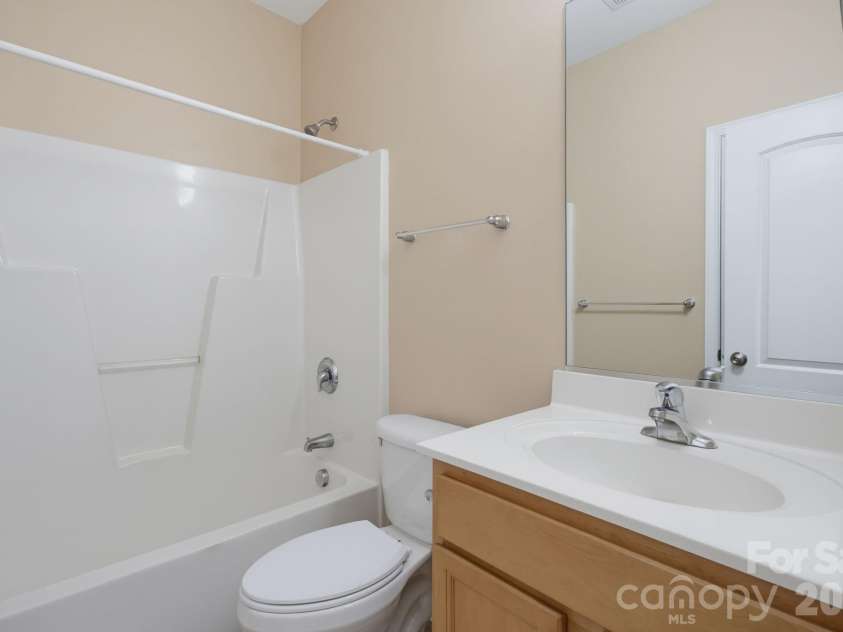 119 Maryland Drive, Thomasville, NC 27360.  MLS# CAR4402884, YatesRealty ID 36511. 