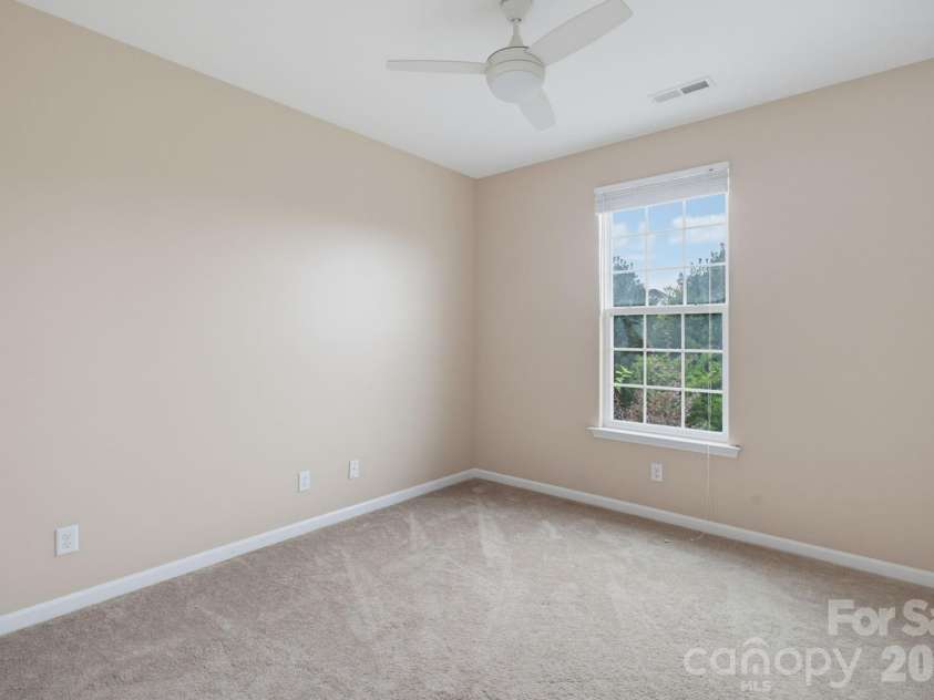 119 Maryland Drive, Thomasville, NC 27360.  MLS# CAR4402884, YatesRealty ID 36511. 