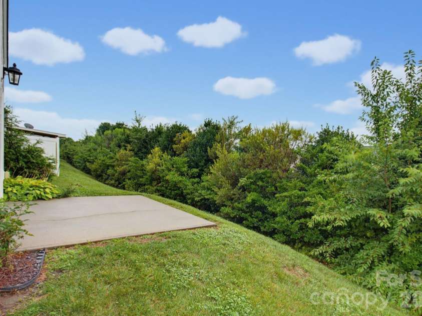 119 Maryland Drive, Thomasville, NC 27360.  MLS# CAR4402884, YatesRealty ID 36511. 