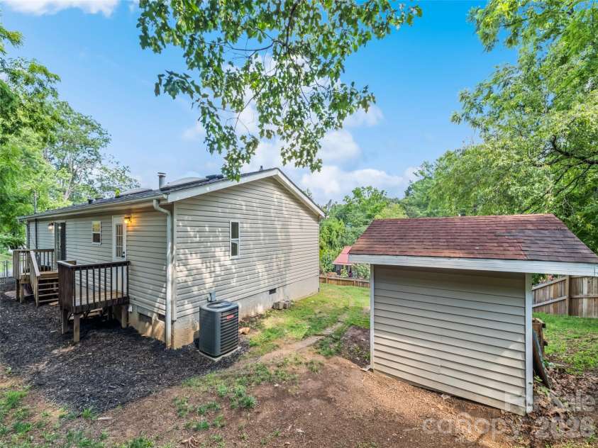 26 Cedar Street, Canton, NC 28716.  MLS# CAR4402720, YatesRealty ID 36514. 