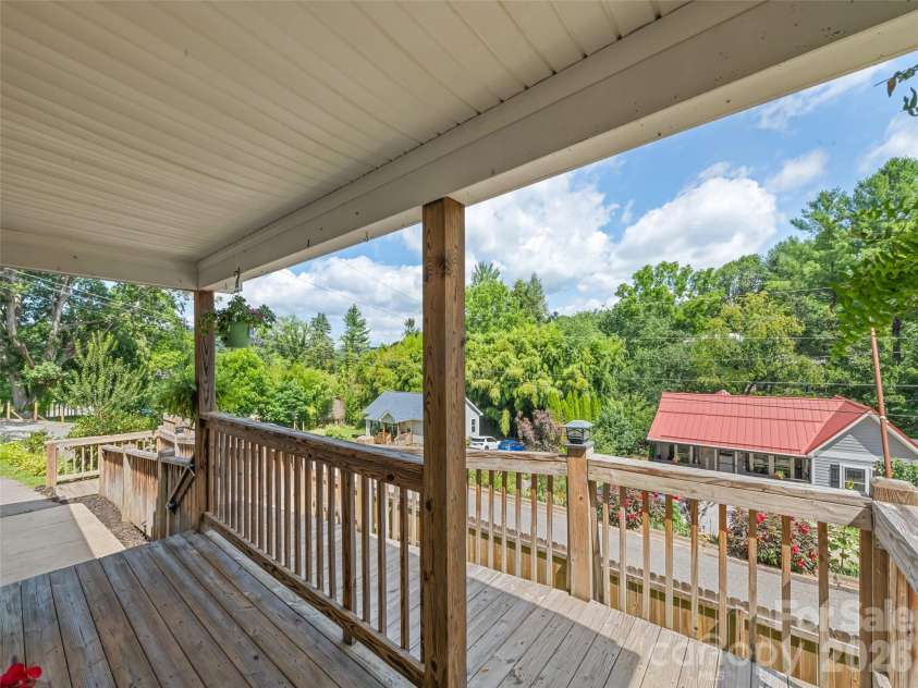 26 Cedar Street, Canton, NC 28716.  MLS# CAR4402720, YatesRealty ID 36514. 