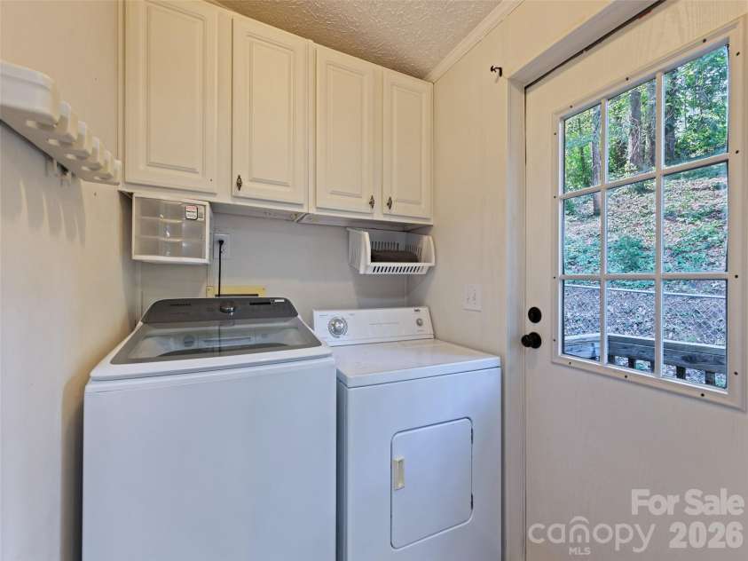 26 Cedar Street, Canton, NC 28716.  MLS# CAR4402720, YatesRealty ID 36514. 
