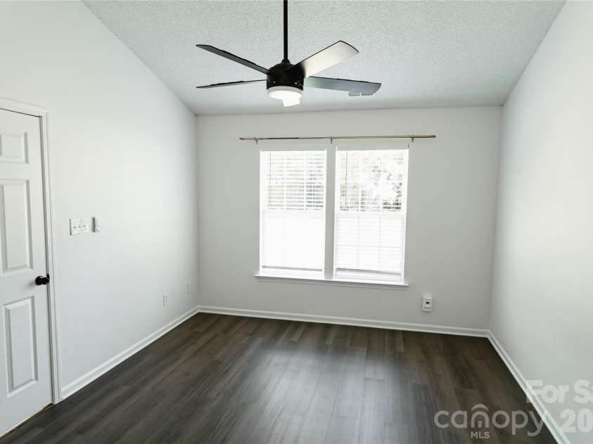 5423 Timbertop Lane, Charlotte, NC 28215.  MLS# CAR4403060, YatesRealty ID 36516. 