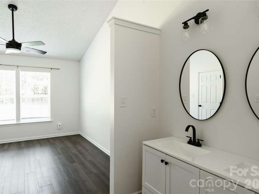 5423 Timbertop Lane, Charlotte, NC 28215.  MLS# CAR4403060, YatesRealty ID 36516. 