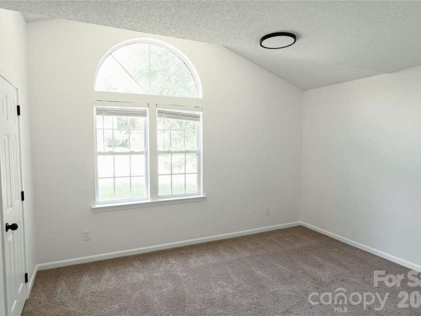 5423 Timbertop Lane, Charlotte, NC 28215.  MLS# CAR4403060, YatesRealty ID 36516. 