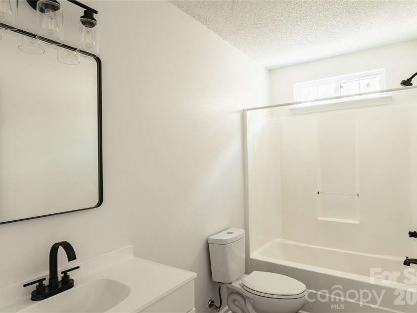 5423 Timbertop Lane, Charlotte, NC 28215.  MLS# CAR4403060, YatesRealty ID 36516. 