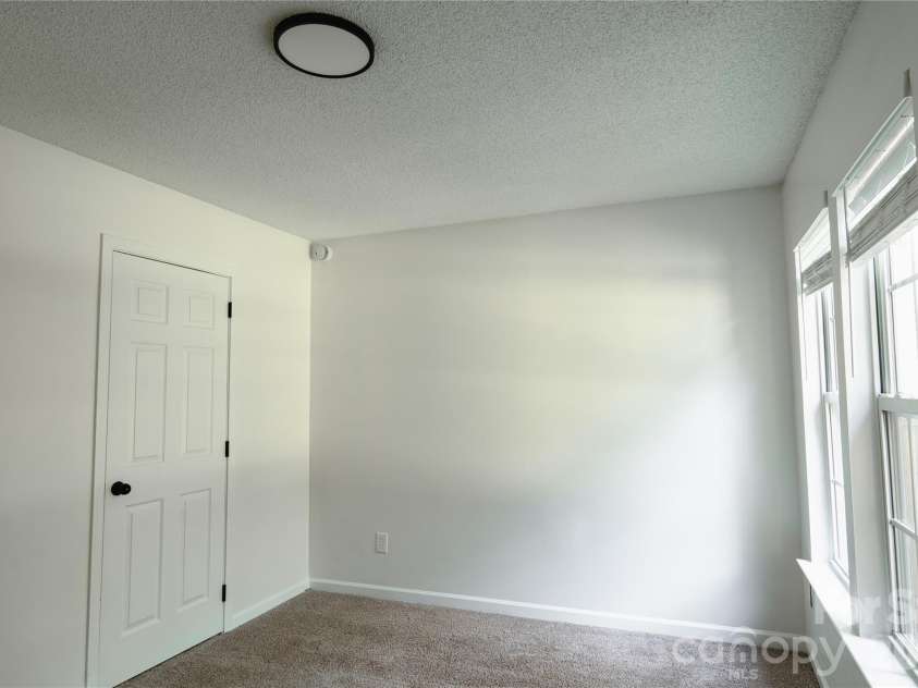 5423 Timbertop Lane, Charlotte, NC 28215.  MLS# CAR4403060, YatesRealty ID 36516. 