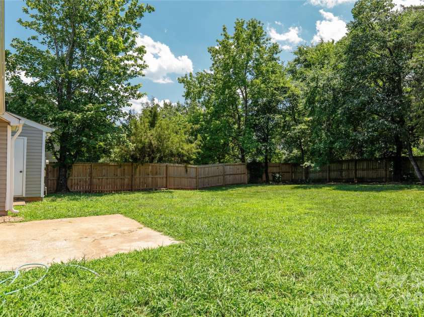 5423 Timbertop Lane, Charlotte, NC 28215.  MLS# CAR4403060, YatesRealty ID 36516. 