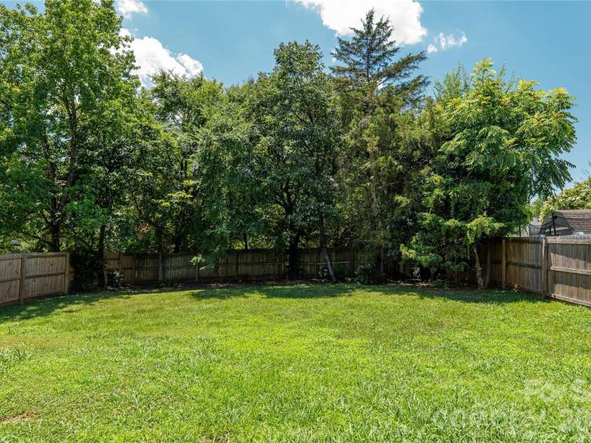 5423 Timbertop Lane, Charlotte, NC 28215.  MLS# CAR4403060, YatesRealty ID 36516. 