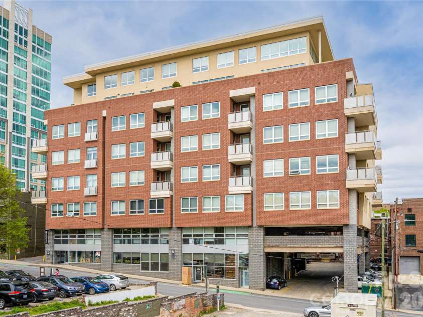 12 Lexington Avenue, Asheville, NC 28801.  MLS# CAR4337511, YatesRealty ID 3652. 