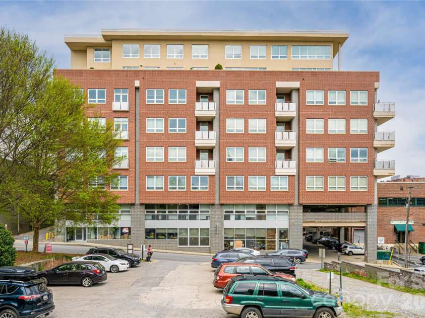 12 Lexington Avenue, Asheville, NC 28801.  MLS# CAR4337511, YatesRealty ID 3652. 