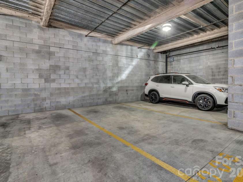 12 Lexington Avenue, Asheville, NC 28801.  MLS# CAR4337511, YatesRealty ID 3652. 