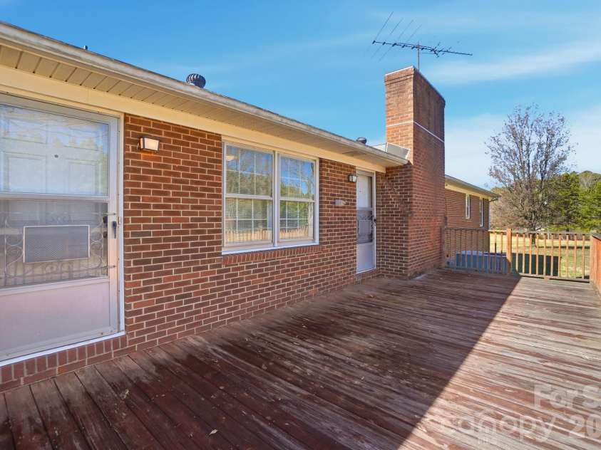 3400 Cline School Road, Concord, NC 28025.  MLS# CAR4336885, YatesRealty ID 3652. 