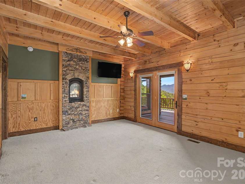 925 Appalachian Way, Bryson City, NC 28713.  MLS# CAR4401683, YatesRealty ID 36521. 