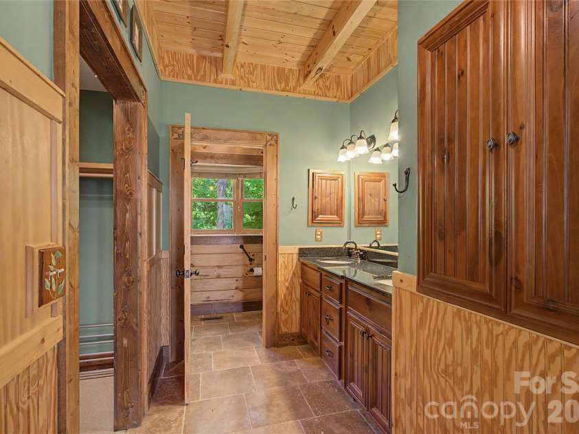 925 Appalachian Way, Bryson City, NC 28713.  MLS# CAR4401683, YatesRealty ID 36521. 