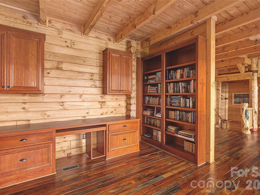 925 Appalachian Way, Bryson City, NC 28713.  MLS# CAR4401683, YatesRealty ID 36521. 