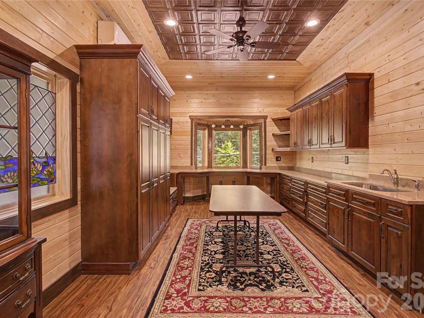 925 Appalachian Way, Bryson City, NC 28713.  MLS# CAR4401683, YatesRealty ID 36521. 