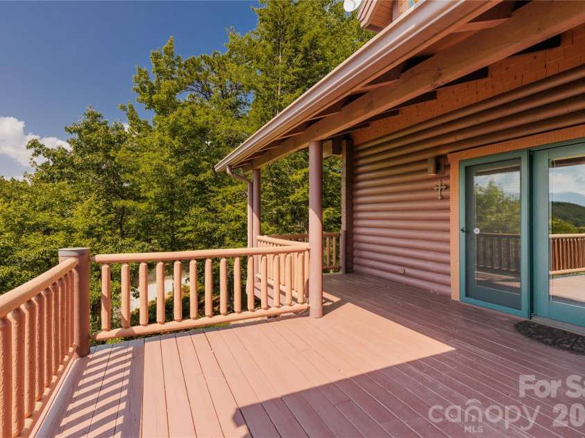 925 Appalachian Way, Bryson City, NC 28713.  MLS# CAR4401683, YatesRealty ID 36521. 