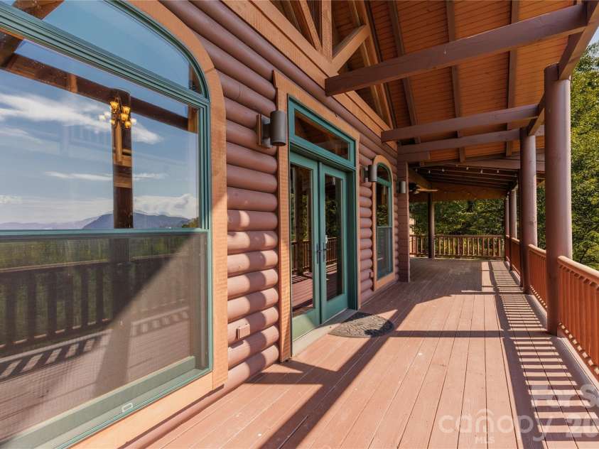 925 Appalachian Way, Bryson City, NC 28713.  MLS# CAR4401683, YatesRealty ID 36521. 