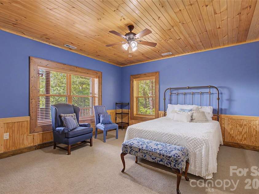 925 Appalachian Way, Bryson City, NC 28713.  MLS# CAR4401683, YatesRealty ID 36521. 