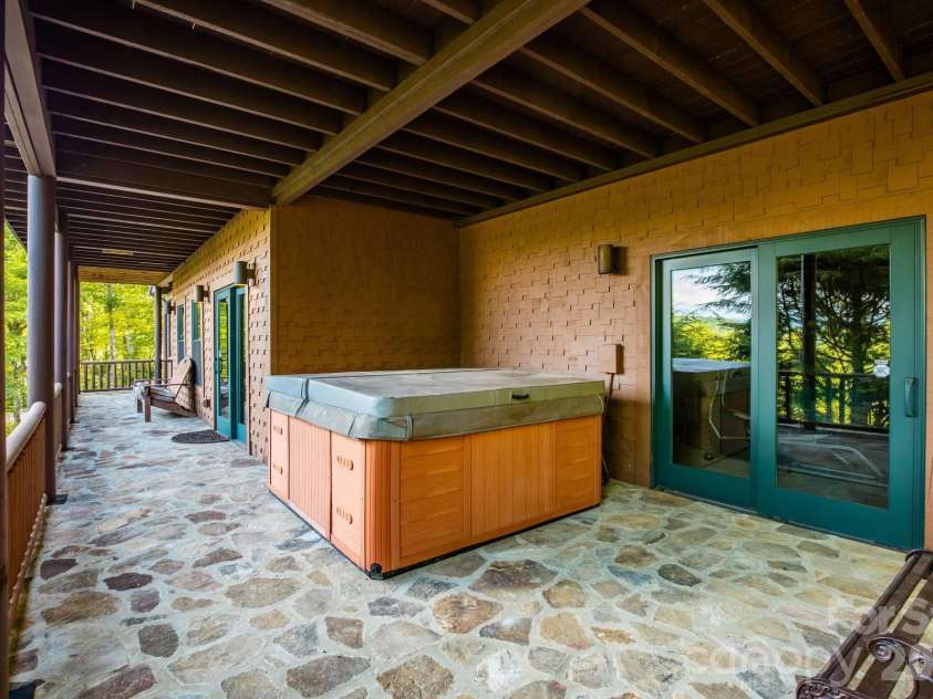 925 Appalachian Way, Bryson City, NC 28713.  MLS# CAR4401683, YatesRealty ID 36521. 