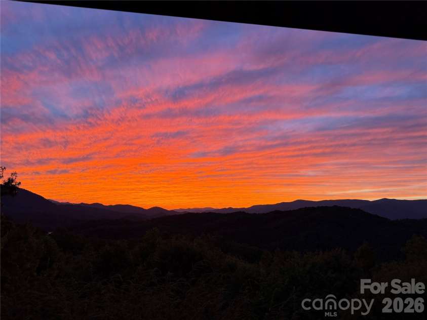 925 Appalachian Way, Bryson City, NC 28713.  MLS# CAR4401683, YatesRealty ID 36521. 