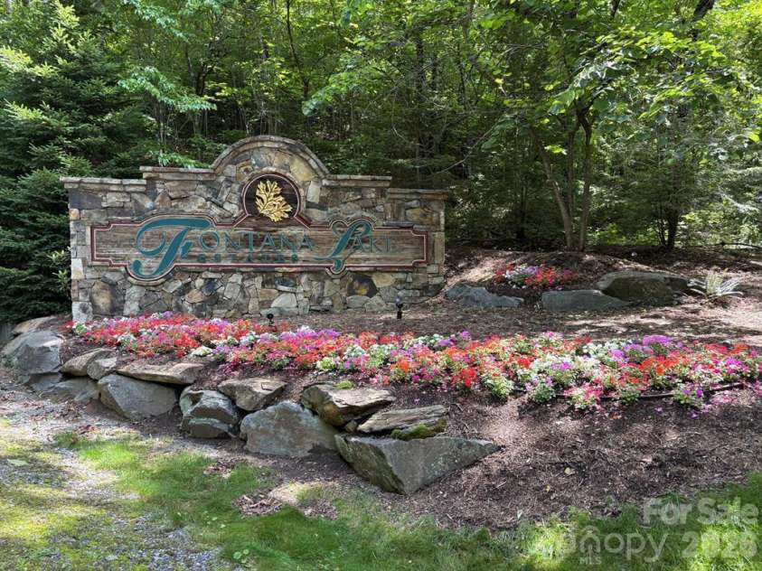 925 Appalachian Way, Bryson City, NC 28713.  MLS# CAR4401683, YatesRealty ID 36521. 
