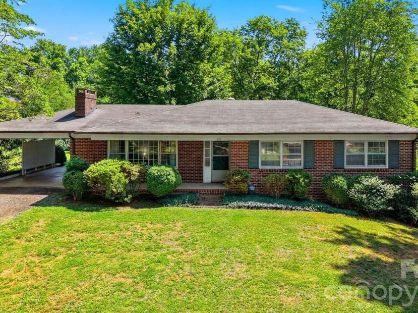 824 Powell Road, Lenoir, NC 28645.  MLS# CAR4389337, YatesRealty ID 36523. 