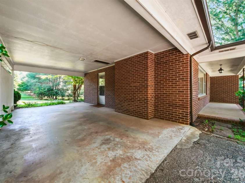 824 Powell Road, Lenoir, NC 28645.  MLS# CAR4389337, YatesRealty ID 36523. 