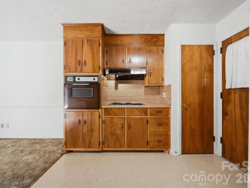 824 Powell Road, Lenoir, NC 28645.  MLS# CAR4389337, YatesRealty ID 36523. 