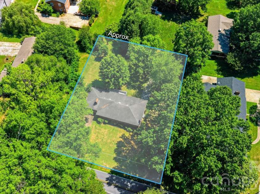 824 Powell Road, Lenoir, NC 28645.  MLS# CAR4389337, YatesRealty ID 36523. 