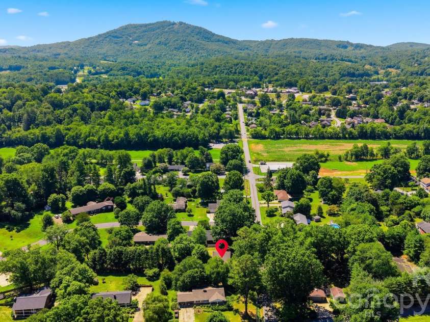 824 Powell Road, Lenoir, NC 28645.  MLS# CAR4389337, YatesRealty ID 36523. 
