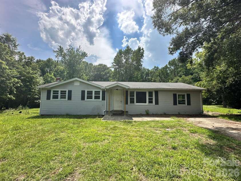 308 Maple Grove Church Road, Matthews, NC 28104.  MLS# CAR4402324, YatesRealty ID 36524. 