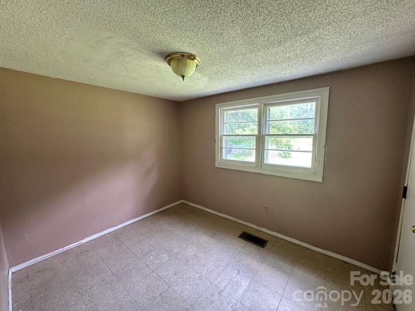 308 Maple Grove Church Road, Matthews, NC 28104.  MLS# CAR4402324, YatesRealty ID 36524. 