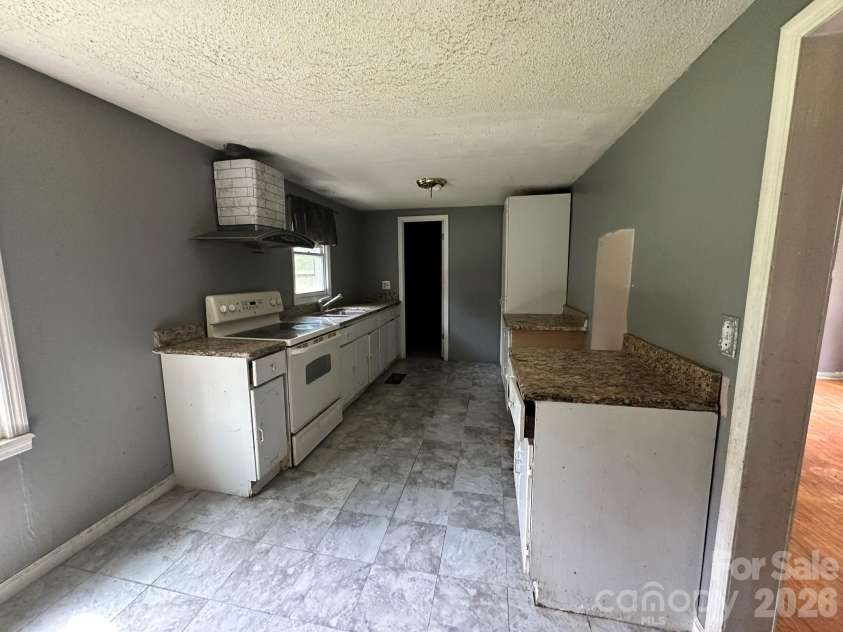 308 Maple Grove Church Road, Matthews, NC 28104.  MLS# CAR4402324, YatesRealty ID 36524. 