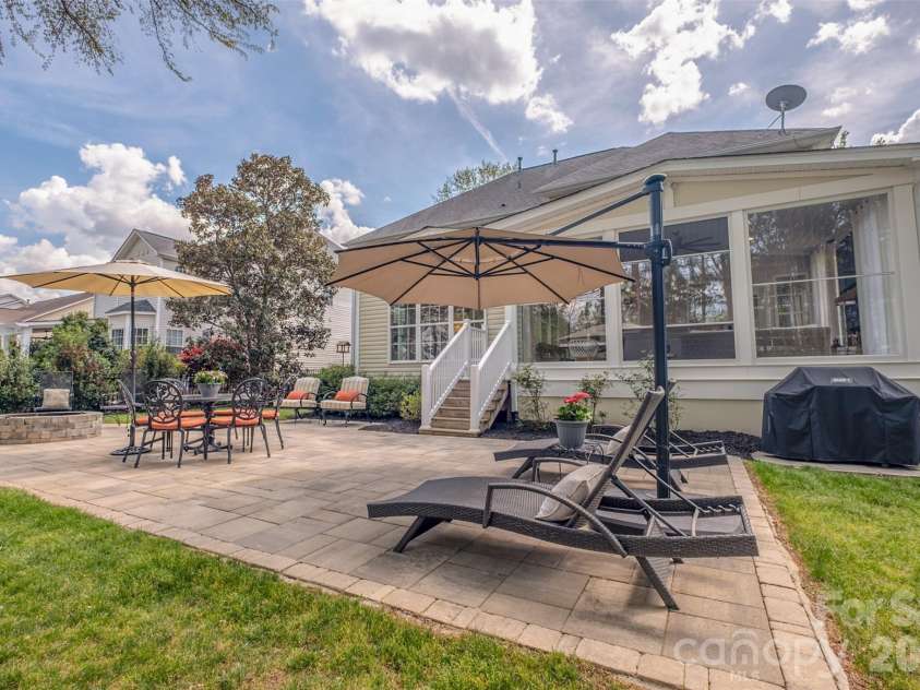 913 Grayscroft Drive, Waxhaw, NC 28173.  MLS# CAR4400630, YatesRealty ID 36526. 