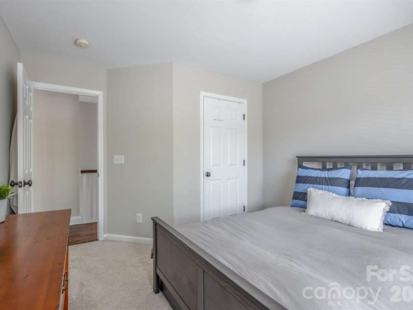 913 Grayscroft Drive, Waxhaw, NC 28173.  MLS# CAR4400630, YatesRealty ID 36526. 