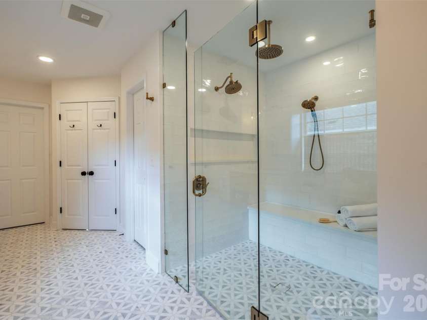 913 Grayscroft Drive, Waxhaw, NC 28173.  MLS# CAR4400630, YatesRealty ID 36526. 