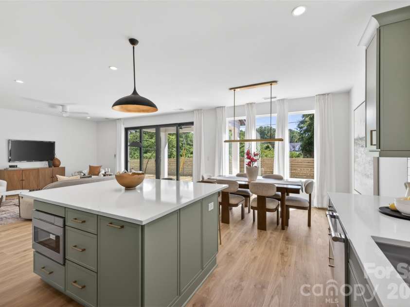 408 Dover Avenue, Charlotte, NC 28209.  MLS# CAR4382503, YatesRealty ID 36527. 