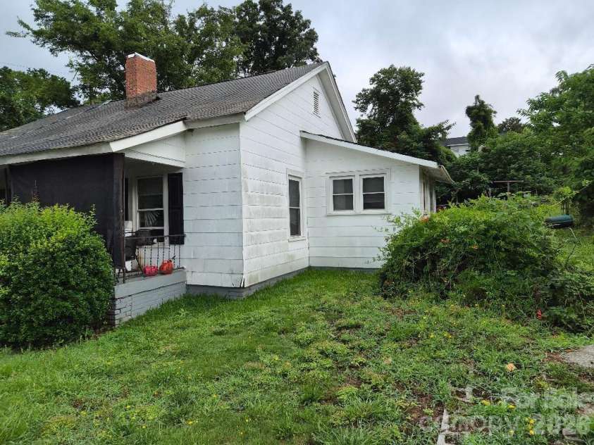 6 Hampton Street, Great Falls, SC 29055.  MLS# CAR4396864, YatesRealty ID 36528. Side View