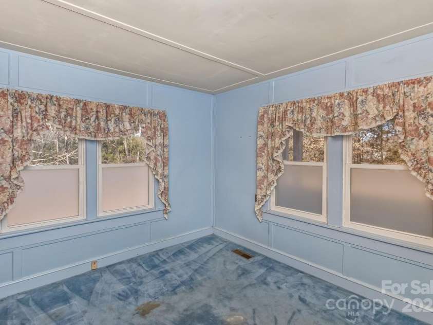 20 Lindsey Road, Candler, NC 28715.  MLS# CAR4218024, YatesRealty ID 3653. 