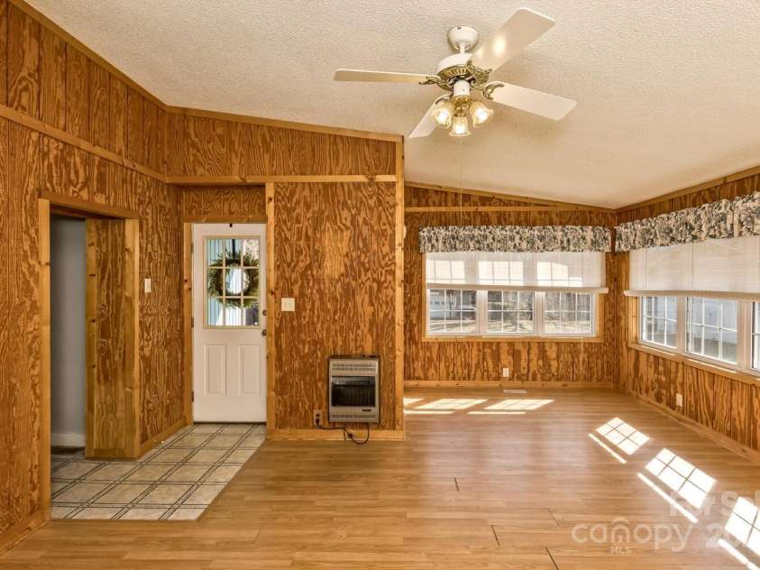 20 Lindsey Road, Candler, NC 28715.  MLS# CAR4218024, YatesRealty ID 3653. 