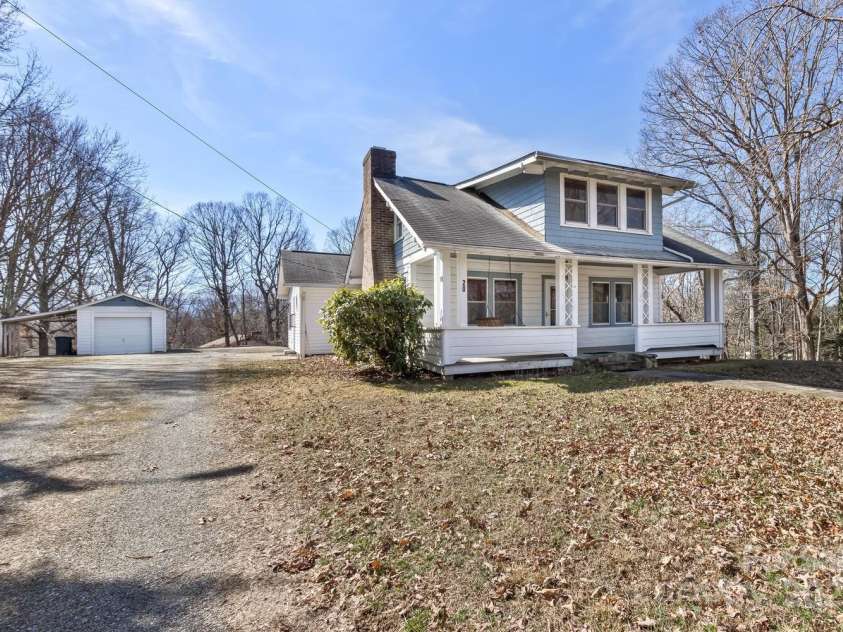 20 Lindsey Road, Candler, NC 28715.  MLS# CAR4218024, YatesRealty ID 3653. 