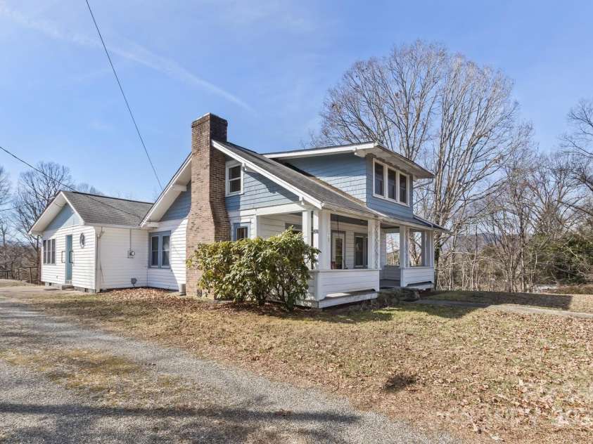 20 Lindsey Road, Candler, NC 28715.  MLS# CAR4218024, YatesRealty ID 3653. 