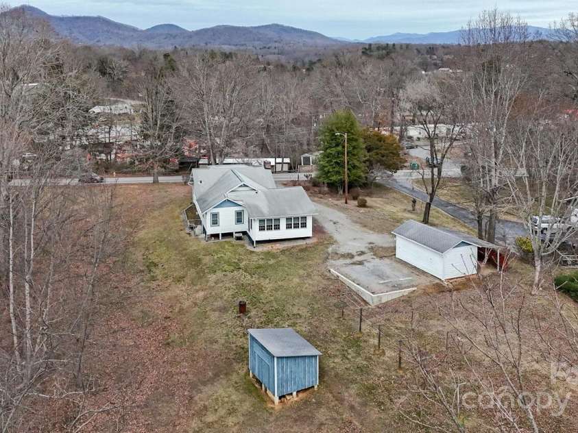 20 Lindsey Road, Candler, NC 28715.  MLS# CAR4218024, YatesRealty ID 3653. 