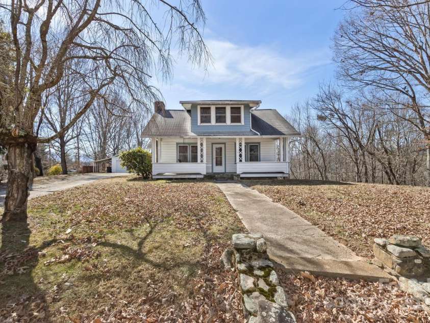 20 Lindsey Road, Candler, NC 28715.  MLS# CAR4218024, YatesRealty ID 3653. 