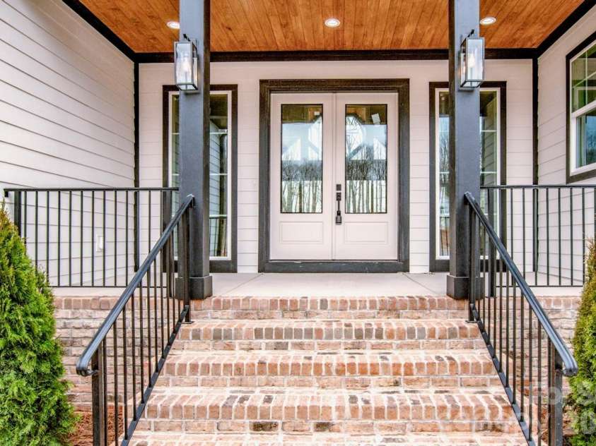 4442 Brancer Lane, Lincolnton, NC 28092.  MLS# CAR4314274, YatesRealty ID 3653. 