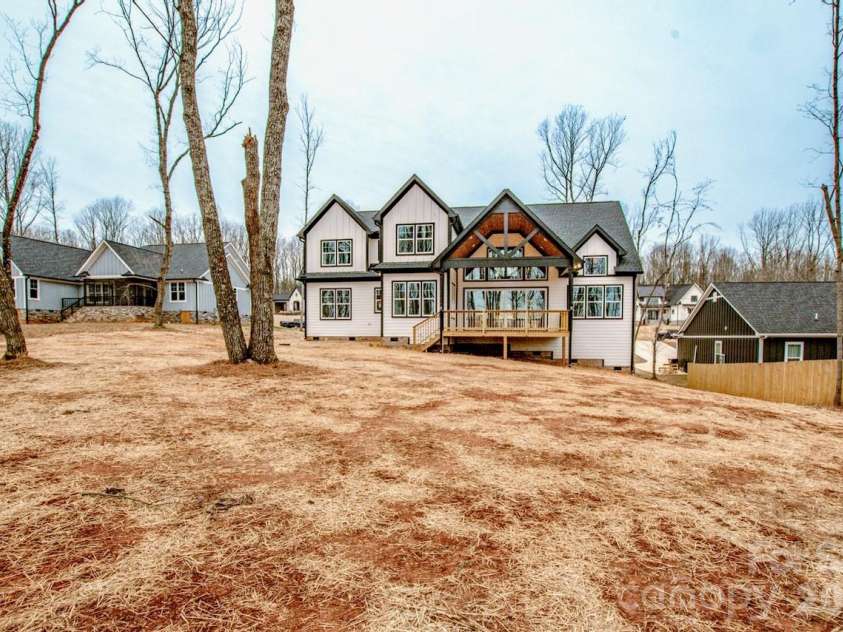 4442 Brancer Lane, Lincolnton, NC 28092.  MLS# CAR4314274, YatesRealty ID 3653. 