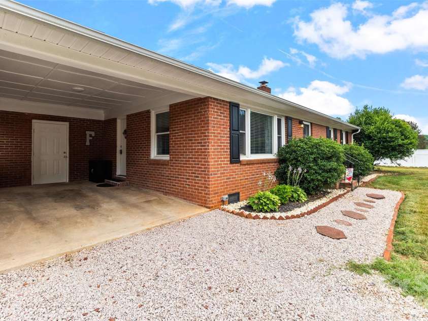 158 Baxter Road, Cherryville, NC 28021.  MLS# CAR4402188, YatesRealty ID 36530. 